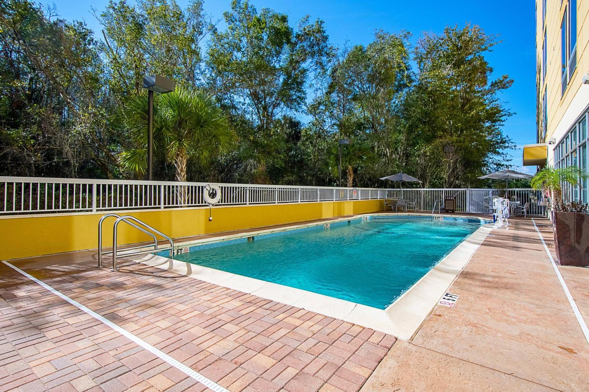 Springhill Suites Tampa North/Tampa Palms Bagian luar foto