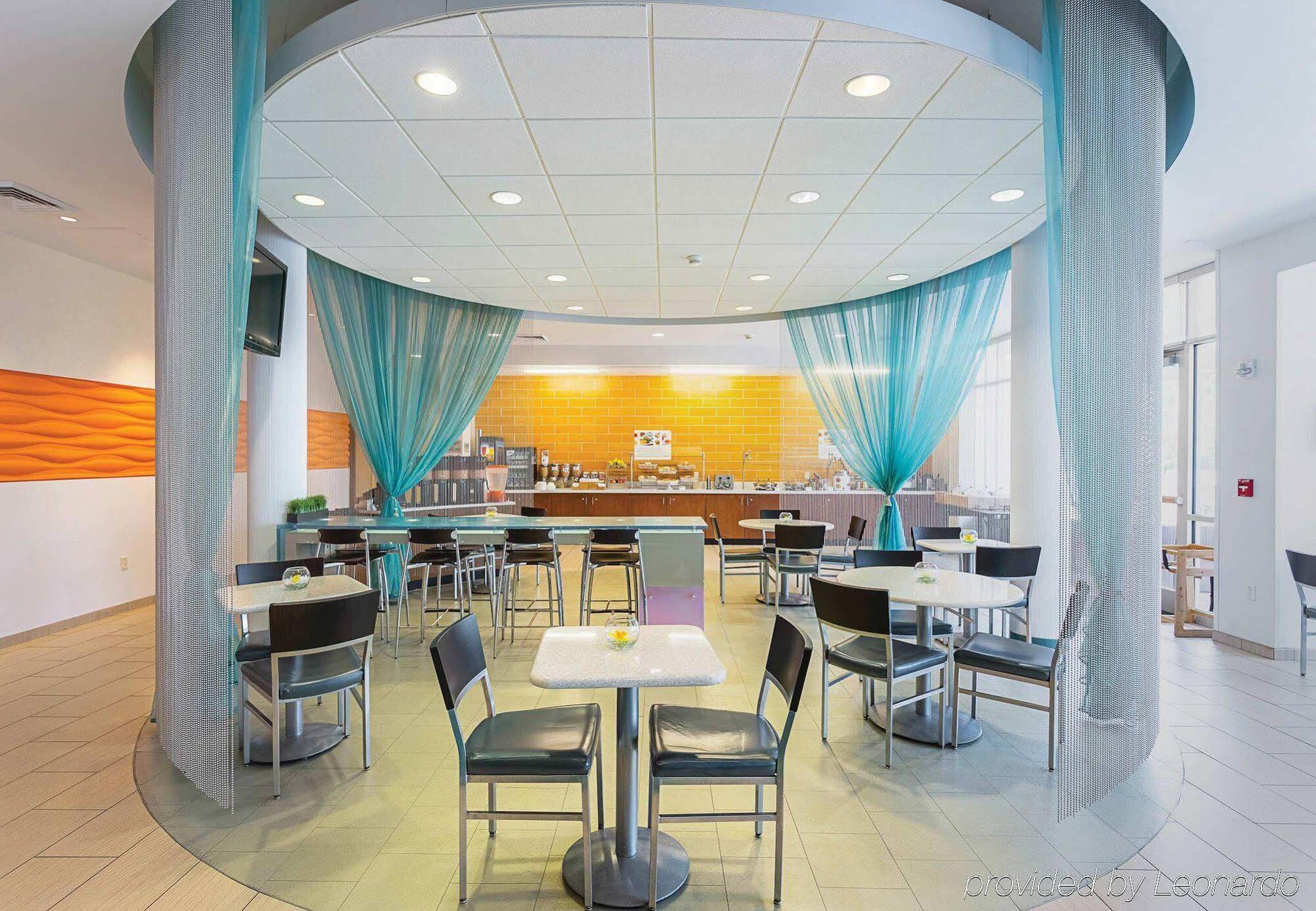 Springhill Suites Tampa North/Tampa Palms Bagian luar foto